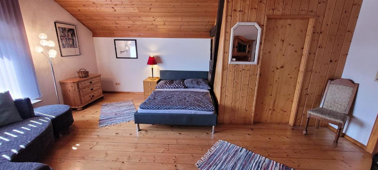 Ferienzimmer / Monteurzimmer Neumarkt Am Wallersee Kültér fotó